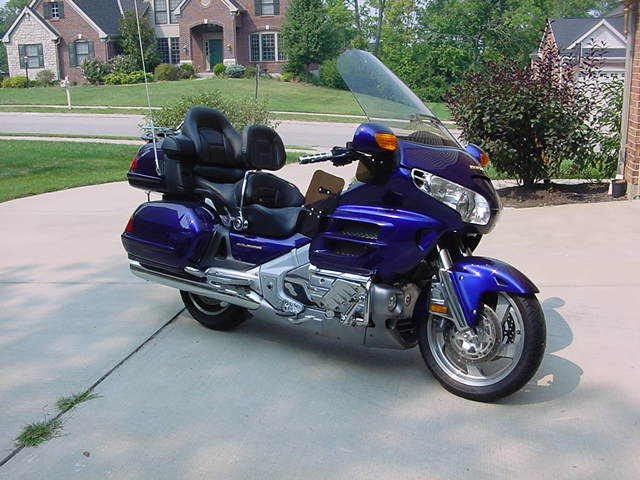 2005-9-10 2002 Gold Wing_4.JPG